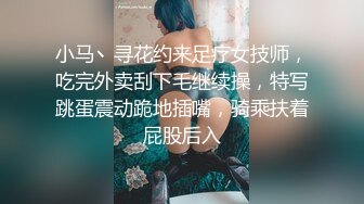 名门夜宴CD系列商场尾随偷拍几个性感美女裙底风光胸前挂着电子烟的jk美女白窄内一半夹进屁股