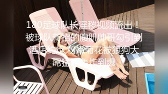 商场女厕偷拍披肩发美女 尿尿时用双手把逼掰开 尿完不擦逼